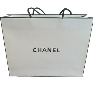 NEW Chanel Giftbag